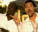 Extrait du clip  Just Go  de Lionel Richie feat. Akon