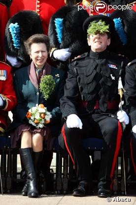 La princesse Anne du Royaume-Uni a célébré la Saint-Patrick en compagnie du 1er bataillon de la Garde irlandaise à Windsor, le 17 mars 2009