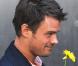 Quand Josh Duhamel offre des fleurs... ce n'est pas pour Fergie !