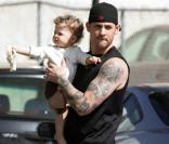 Joel Madden dans les rues de Los Angeles avec sa fille Harlow