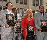 Les Miracles (  Smokey Robinson, Pete Moore, Claudette Robinson, Bobby Rogers) sur le Hollywood Walk of Fame à Los Angeles  