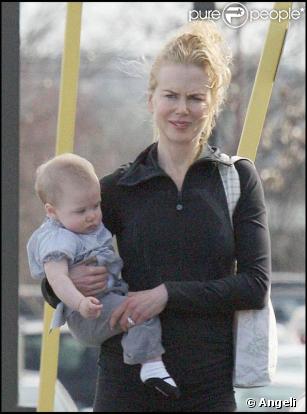 Nicole Kidman, très en forme, et sa fille Sunday, à Nashville. Mars 2009