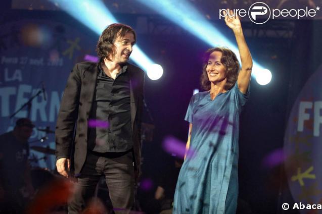 Cali aux côtés de Ségolène Royal pour son meeting au Zénith en septembre 2008