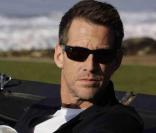 James Denton égérie de la marque de lunettes Serengeti