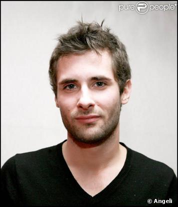 Simon Taglioni, beau garçon et frère d'Alice