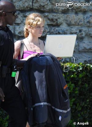 AnnaLynne McCord, sur le tournage de 90210, le 23 mars 2009 à Los Angeles.