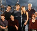 Dans <i>Buffy contre les vampires</i>, quand l\'Elue tombe amoureuse du vampire Angel, c\'est le drame assuré ! Leur destin est tragique, Angel préfère quitter la jolie Buffy...<br />