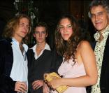 Andrea Casiraghi avec sa fiancée Tatiana Santo Domingo, son papa Julio Mario et Pierre casiraghi 