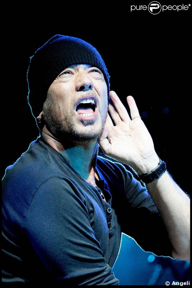 Pascal Obispo a mis le feu au Palais des Sports de Lyon, le 28 mars 2009, à l'occasion de la 4e édition de 