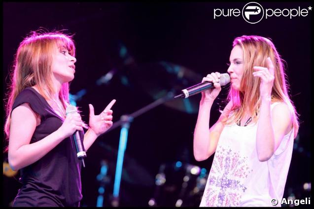 Julie Zenatti et Claire Keim, pour un duo plein de charme, au Palais des Sports de Lyon, le 28 mars 2009, à l'occasion de la 4e édition de 