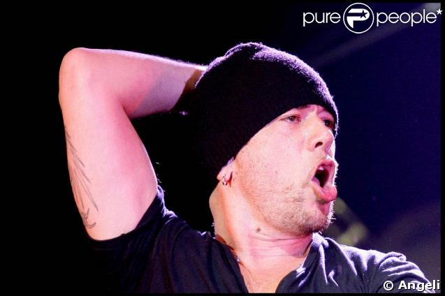 Pascal Obispo et ses dessous de bras, au Palais des Sports de Lyon, le 28 mars 2009, à l'occasion de la 4e édition de 