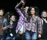 Bixente Lizarazu, M. Pokora, Amel Bent et Grégoire, à fond, au Palais des Sports de Lyon, le 28 mars 2009, à l'occasion de la 4e édition de 