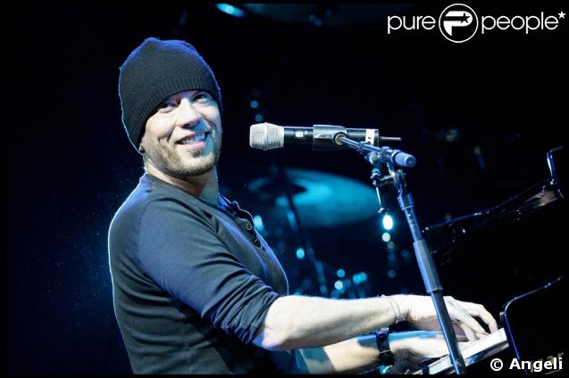 Pascal Obispo au piano, au Palais des Sports de Lyon, le 28 mars 2009, à l'occasion de la 4e édition de 