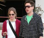 Robert Downey avec sa femme dans les rues de Los Angeles