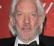 Donald Sutherland, papa de Kiefer Sutherland, va jouer au docteur avec... la marraine d'Angelina Jolie !