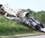 Carcasse de l'avion privé dans lequel se trouvait Travis Barker en septembre 2008   