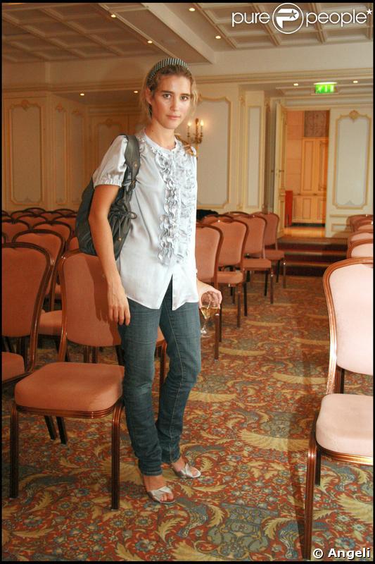 Vahina Giocante, en mode cool mais pas sans son Darel... 