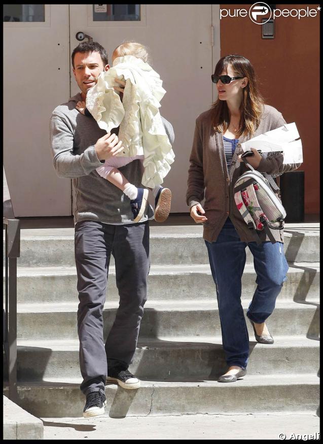 Jennifer Garner et Ben Affleck sont allés chercher leur petite Violet à la sortie de son école de Santa Monica, à Los Angeles, le 3 avril 2009 !