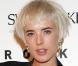 Pantalon en vinyle argenté pour Agyness Deyn, à Londres