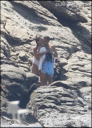 Carla Bruni et Nicolas Sarkozy lors de leurs vacances au Cap Nègre en août 2008