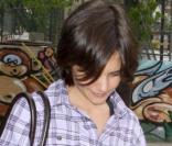 Katie Holmes relance une autre mode  : le bermuda en jean !