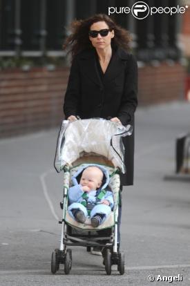 Minnie Driver et son fils à New York. 13/04/09