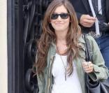 Ashley Tisdale se prépare pour la promo de son album. Un bon look et le sourire !
