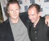 Liam Neeson et Ralph Fiennes à la présentation de la pièce Mary Stuart