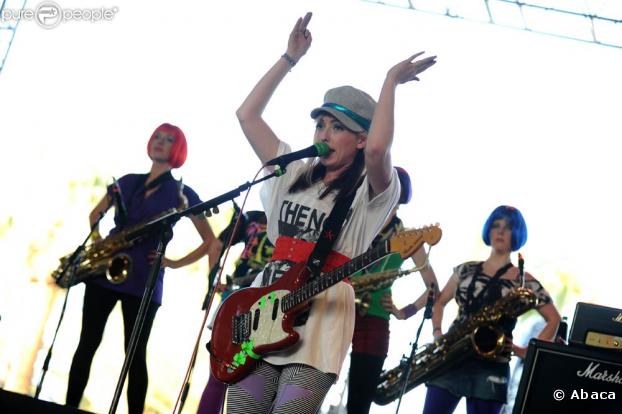 Coachella 2009 : Katie White des Ting Tings, un look composé et... composite !