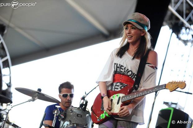Coachella 2009 : Katie White des Ting Tings, un look composé et... composite !