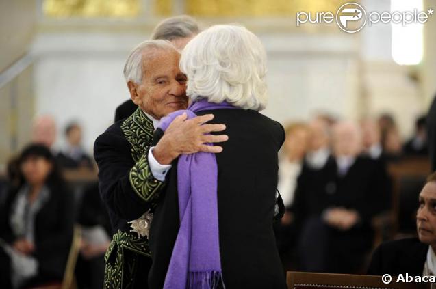 Obsèques de Maurice Druon aux Invalides, le 20 avril 2009. Jean d'Ormesson et Madeleine Druon. 