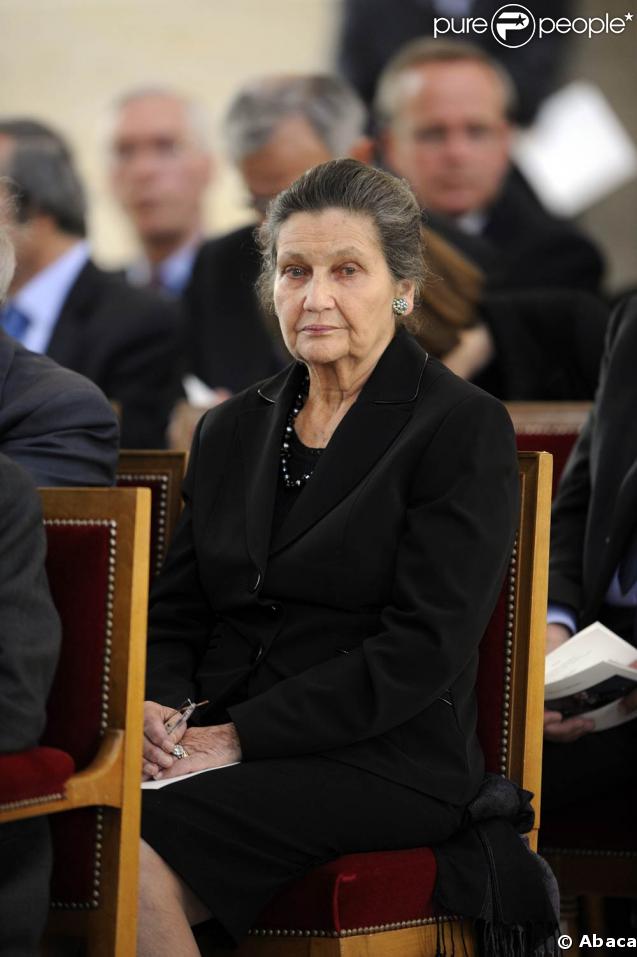 Obsèques de Maurice Druon aux Invalides, le 20 avril 2009. Simone Veil. 