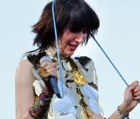 Karen O et les Yeah Yeah Yeahs lors de Coachella 2009
