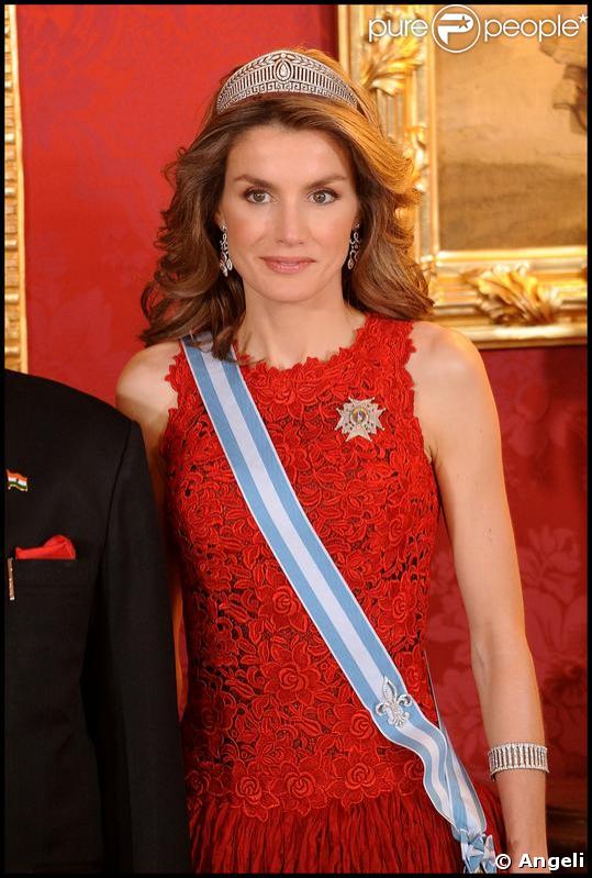 Letizia et Felipe d'Espagne reçoivent la présidente indienne et son époux, à Madrid. 21/04/09