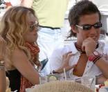 Paulina Rubio et son mari lors d'un déjeuner (coquin) à Miami.