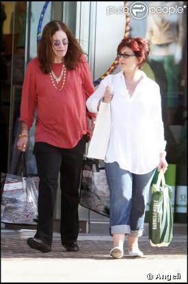 Ozzy et Sharon Osbourne en séance shopping... dans la vraie vie !