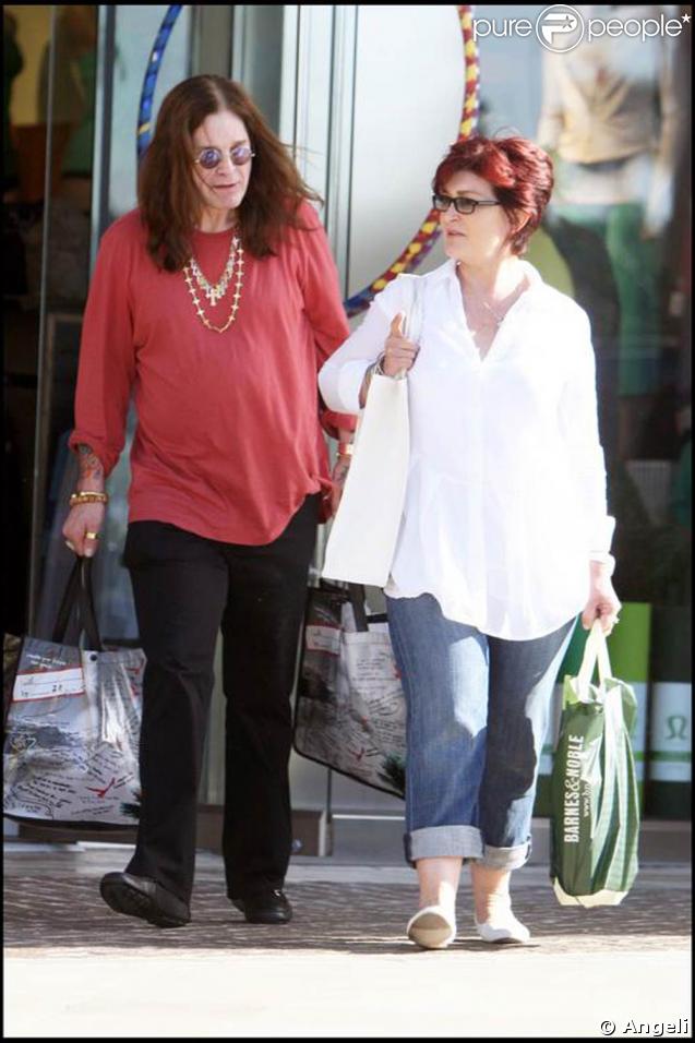 Ozzy et Sharon Osbourne en séance shopping... dans la vraie vie !