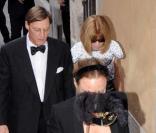 Anna Wintour et Stella McCartney quittant la soirée du mariage du couple Salma Hayek et François-Henri Pinault qui s'est déroulée à l'Opéra de Venise La Fenice le 25 avril 2009 