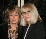 Danièle thompson et Mireille Darc - La 9e édition du Prix Ciné Roman Carte Noire à Paris le 27 avril 2009
