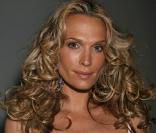 Molly Sims, en séance d'essayage au Smashbox Studios d'Hollywood, en vu d'un shooting pour Genlux Magazine, le 27 avril 2009 à Los Angeles !