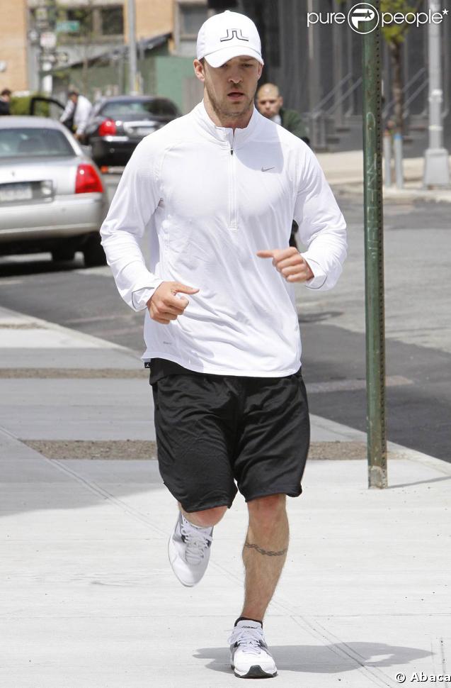 Justin Timberlake, lors d'un petit jogging, dans le quartier de TriBeCa, le 30 avril 2009 à New York !