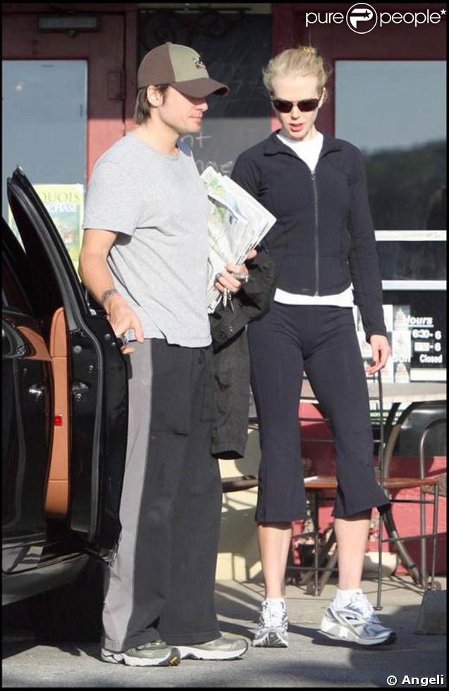 Nicole Kidman fait des courses avec son mari Keith Urban à Nashville... c'est quoi ce petit ventre ? 