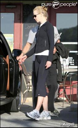 Nicole Kidman fait des courses avec son mari Keith Urban à Nashville... c'est quoi ce petit ventre ?