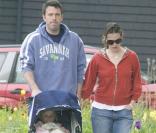 Ben Affleck, Jennifer Garner et Violet sous la grisaille de Boston