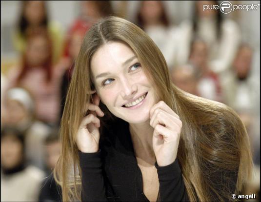 Carla Bruni, pas mariée, ne sera pas du voyage...