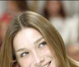 Carla Bruni, pas mariée, ne sera pas du voyage...