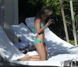 Kelly Ripa au bord de la piscine de l'hôtel Fontainebleau à Miami