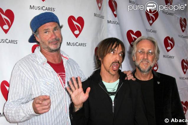 Les Red Hot Chili Peppers ont également assisté à la soirée et participé au concert.