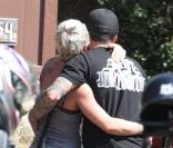 Pink et son mari Carey Hart en balade à Moto à Malibu le 9 mai 2009