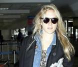 Chloë Sevigny arrive à l'aéroport de Los Angeles le 24 avril 2009 